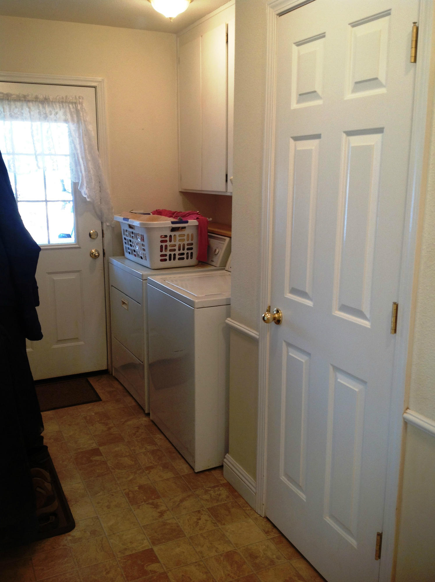 29204 Park Road Bella Vista, CA 96008 - Photo 20 of 41 a room with storage and utility