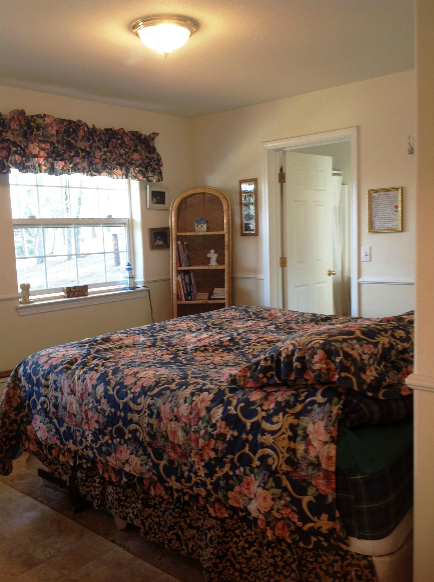 29204 Park Road Bella Vista, CA 96008 - Photo 6 of 41 a bedroom with bed and window