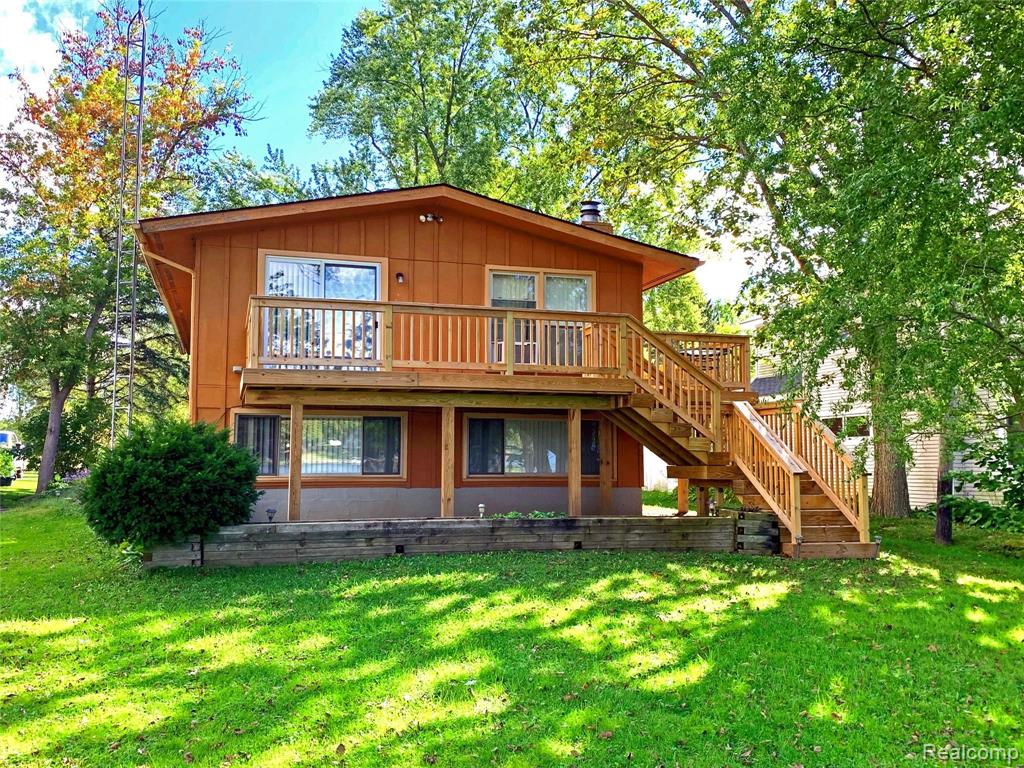 5997 Mabley Hill Road Fenton, MI 48430 - Photo 1 of 19