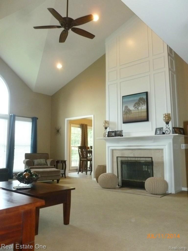 3383 Bonniebrook Court Rochester, MI 48306 - Photo 16 of 37 P1120837.jpg