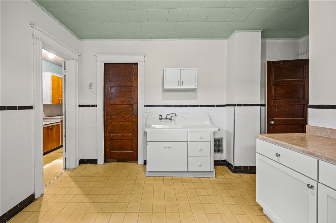 749 Ave D Rochester, NY 14621 - Photo 12 of 25