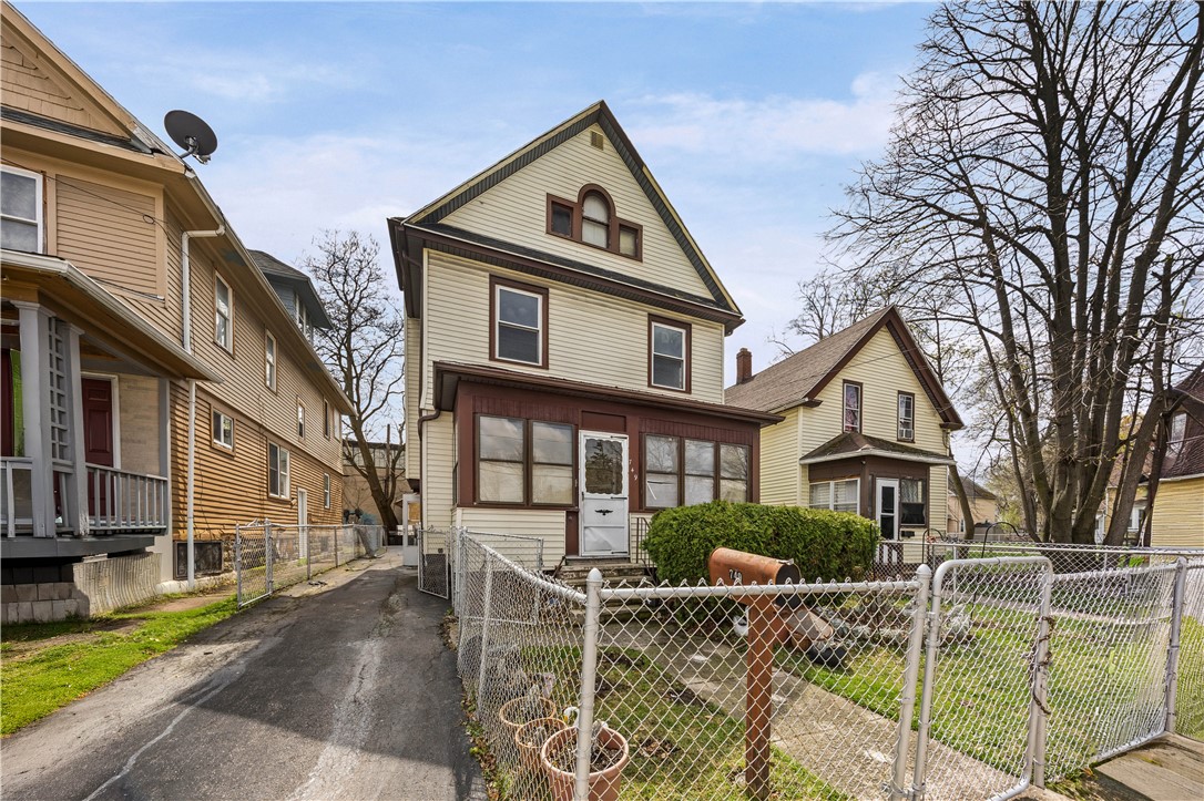 749 Ave D Rochester, NY 14621 - Photo 2 of 25