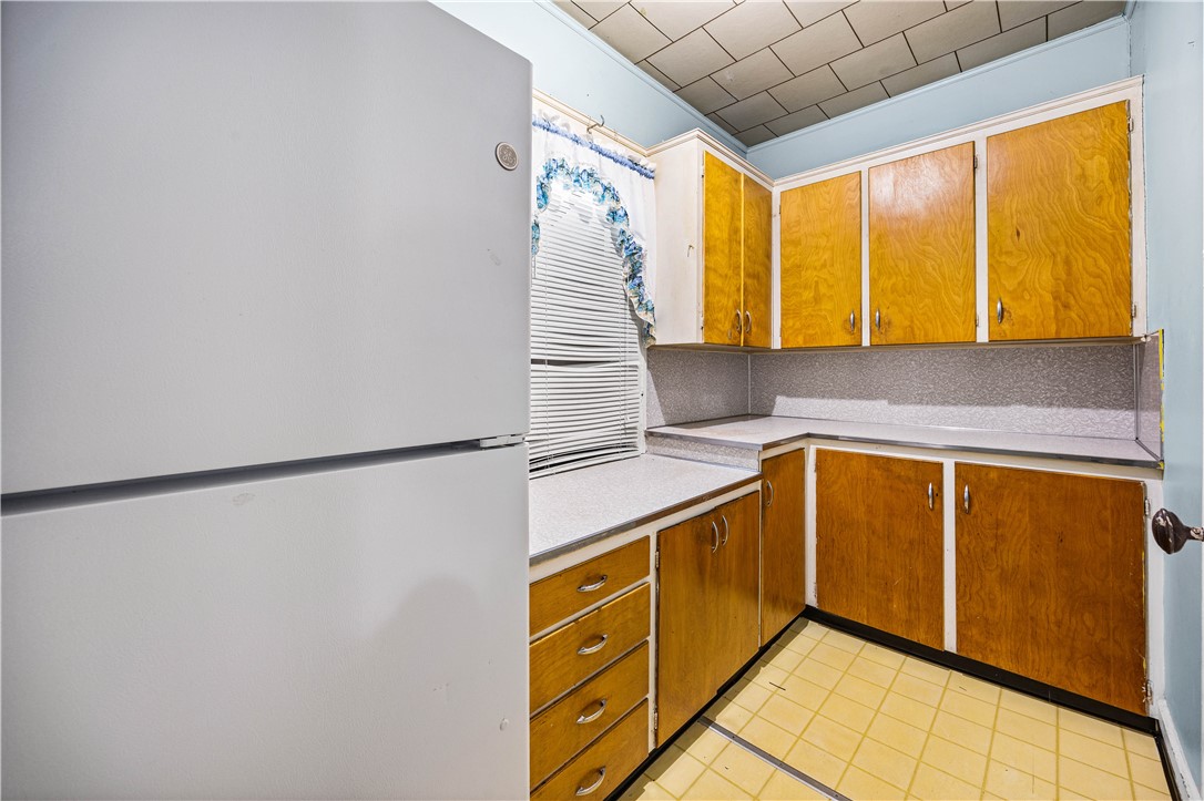 749 Ave D Rochester, NY 14621 - Photo 10 of 25