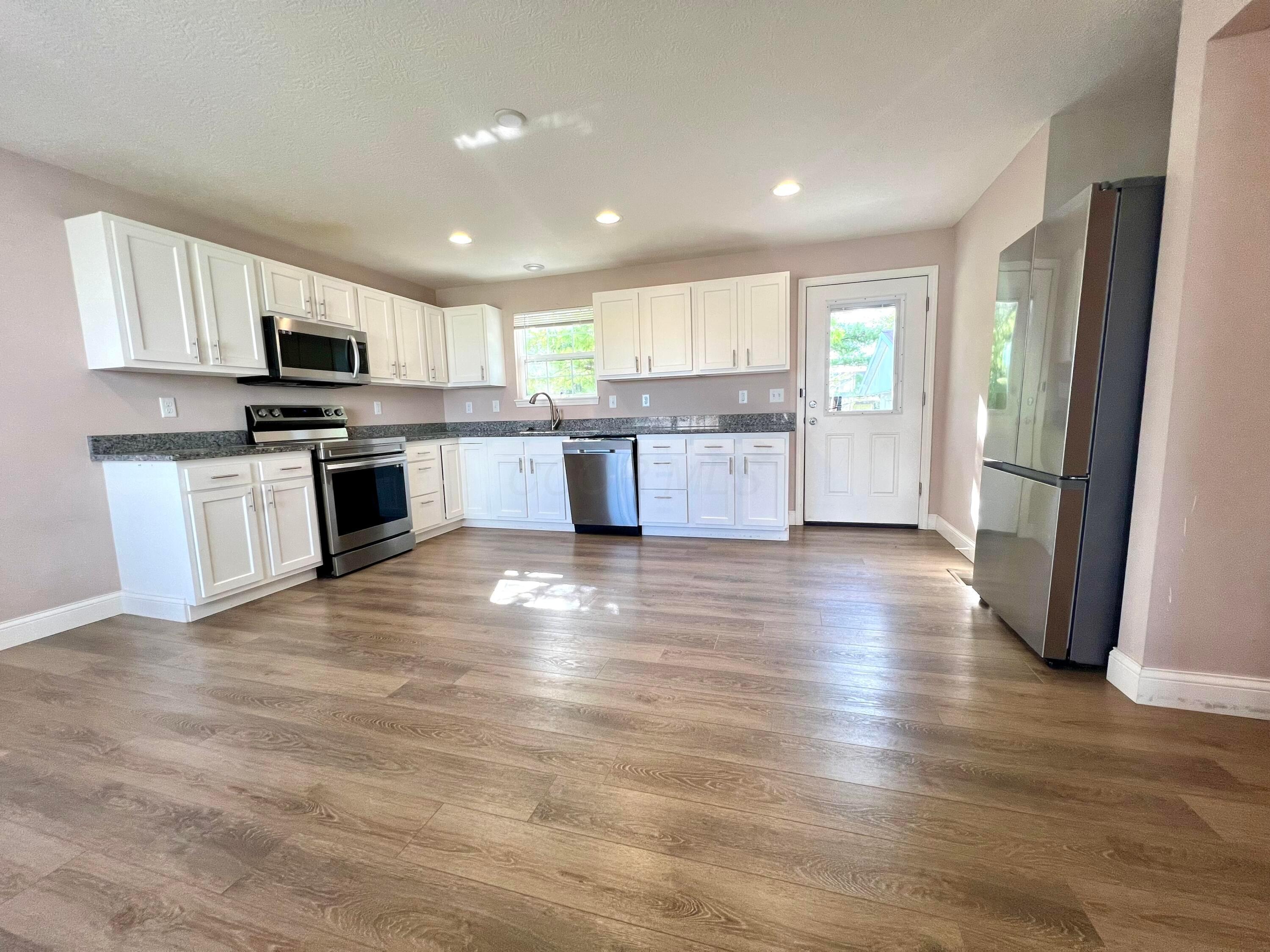 3145 Demorest Road Grove City, OH 43123 - Photo 11 of 21 IMG_2408