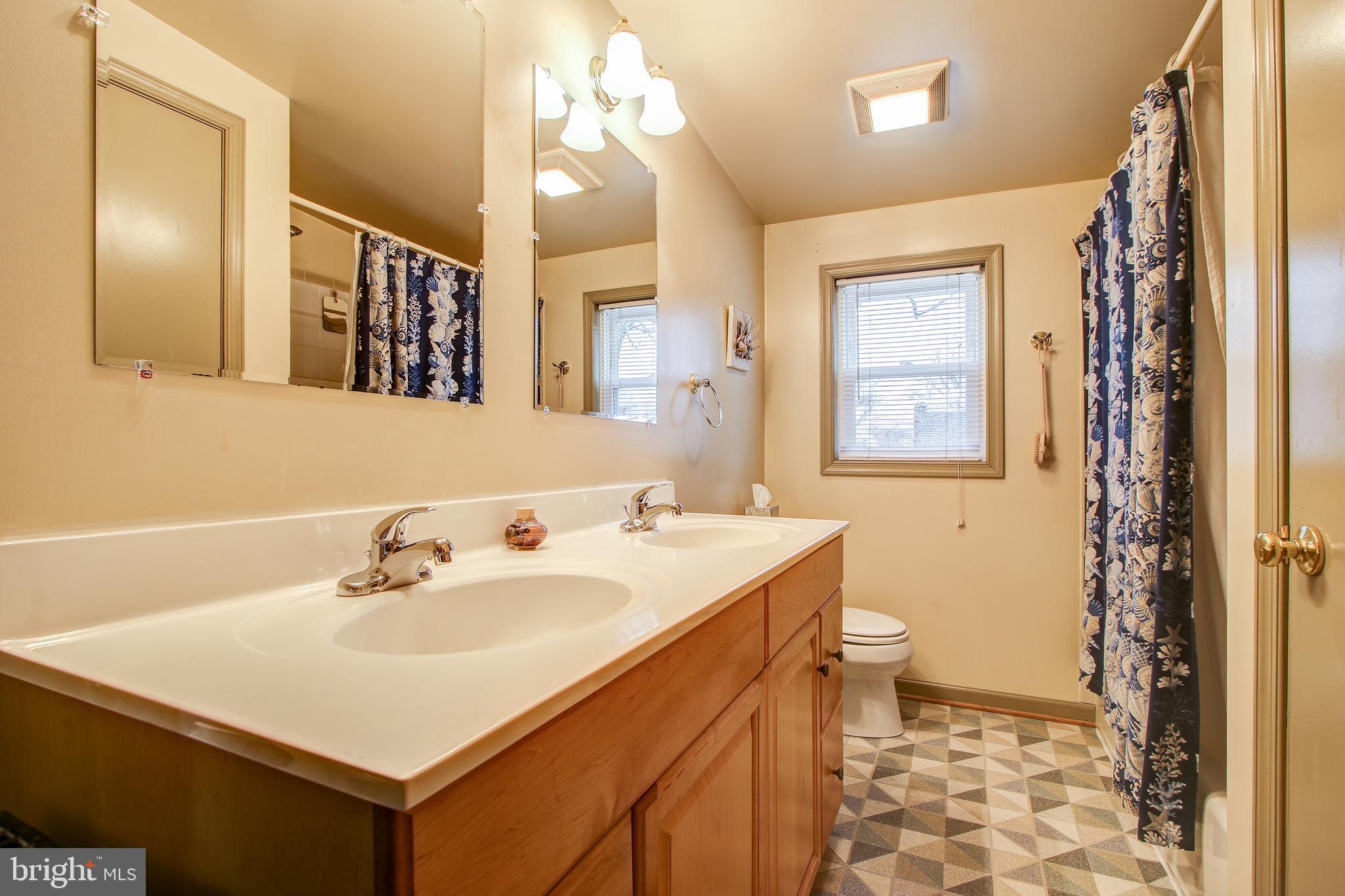 10001 Renfrew Road Silver Spring, MD 20901 - Photo 22 of 36