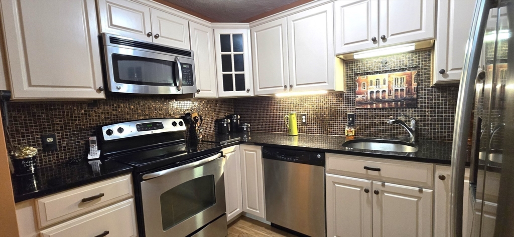 6 Erick Road, Unit 53 Mansfield, MA 02048 - Photo 3 of 18