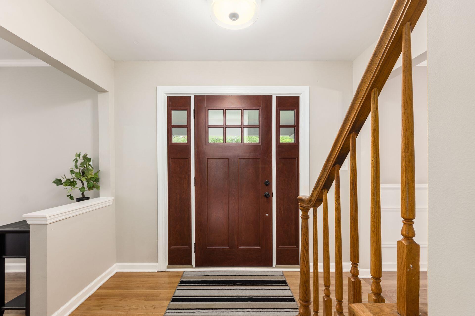 4220 Camborne Road Columbus, OH 43220 - Photo 35 of 45 FOYER!