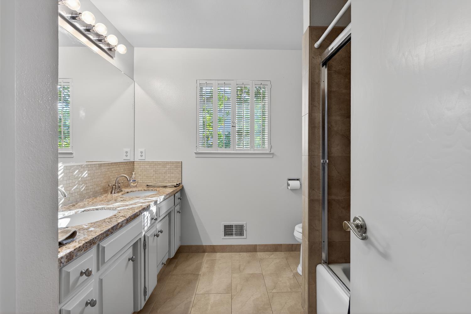 5619 Chenault Drive Modesto, CA 95356 - Photo 23 of 43