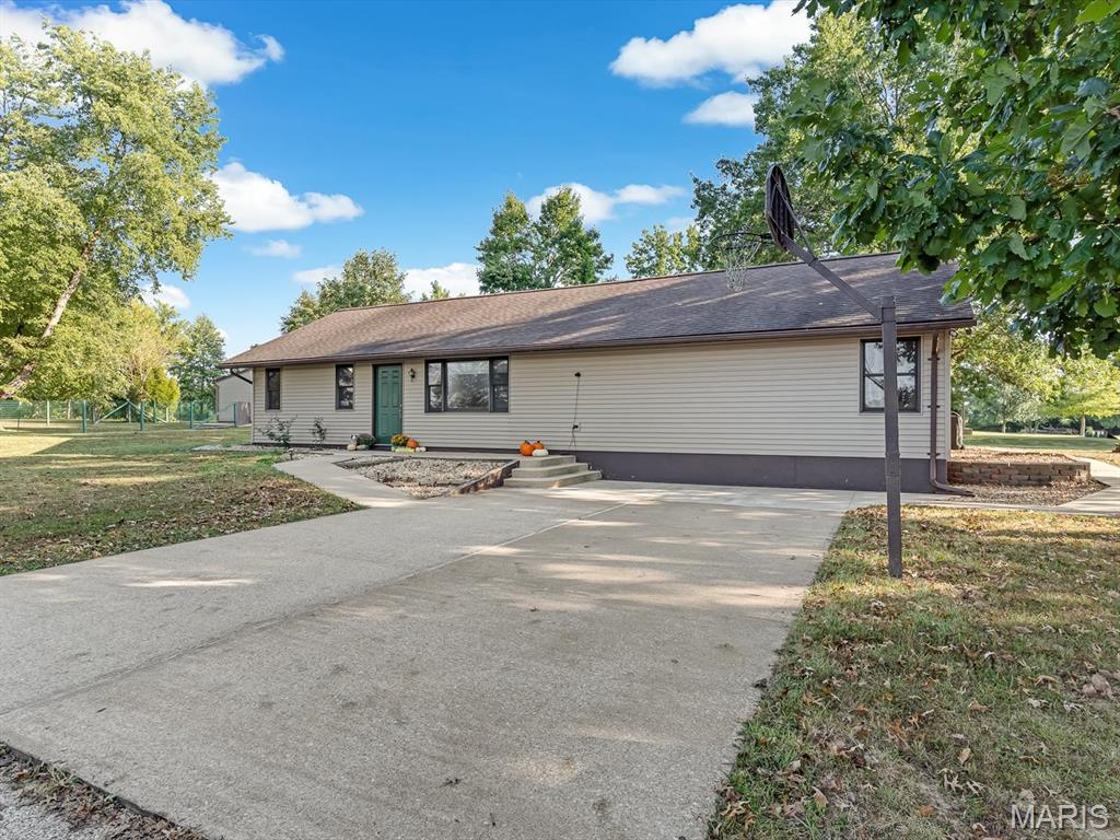 4878 Sportsman Road Waterloo, IL 62298 - Photo 2 of 53 Gallery Image 2