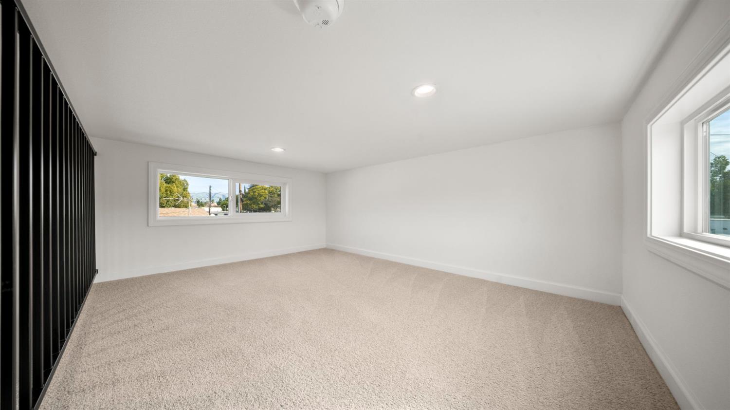 2784 Monterey Road, Unit 43A San Jose, CA 95111 - Photo 13 of 13 an empty room with windows