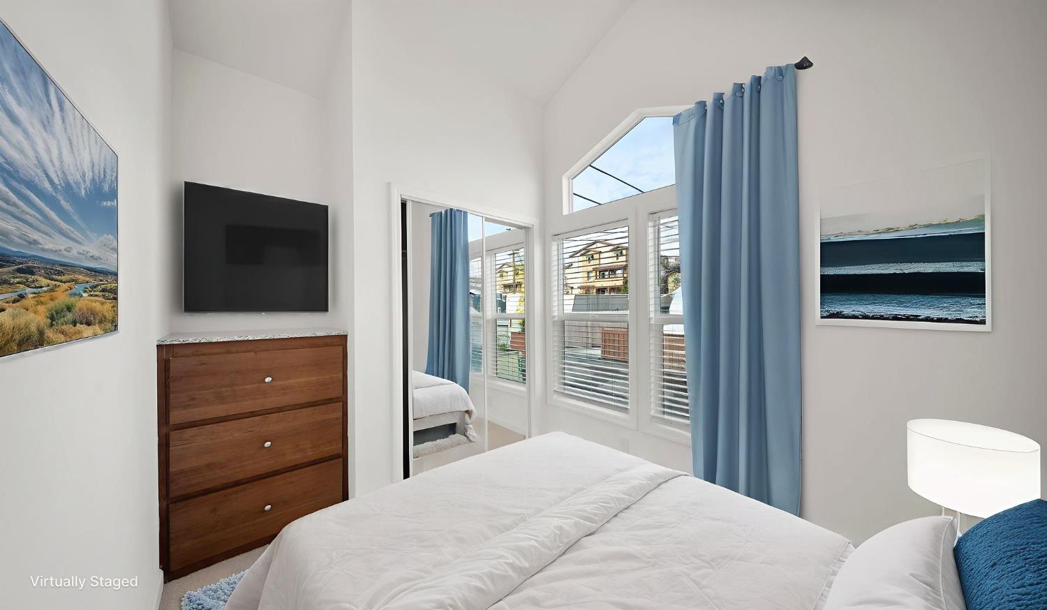 2784 Monterey Road, Unit 43A San Jose, CA 95111 - Photo 10 of 13 a bedroom with a bed and a flat screen tv