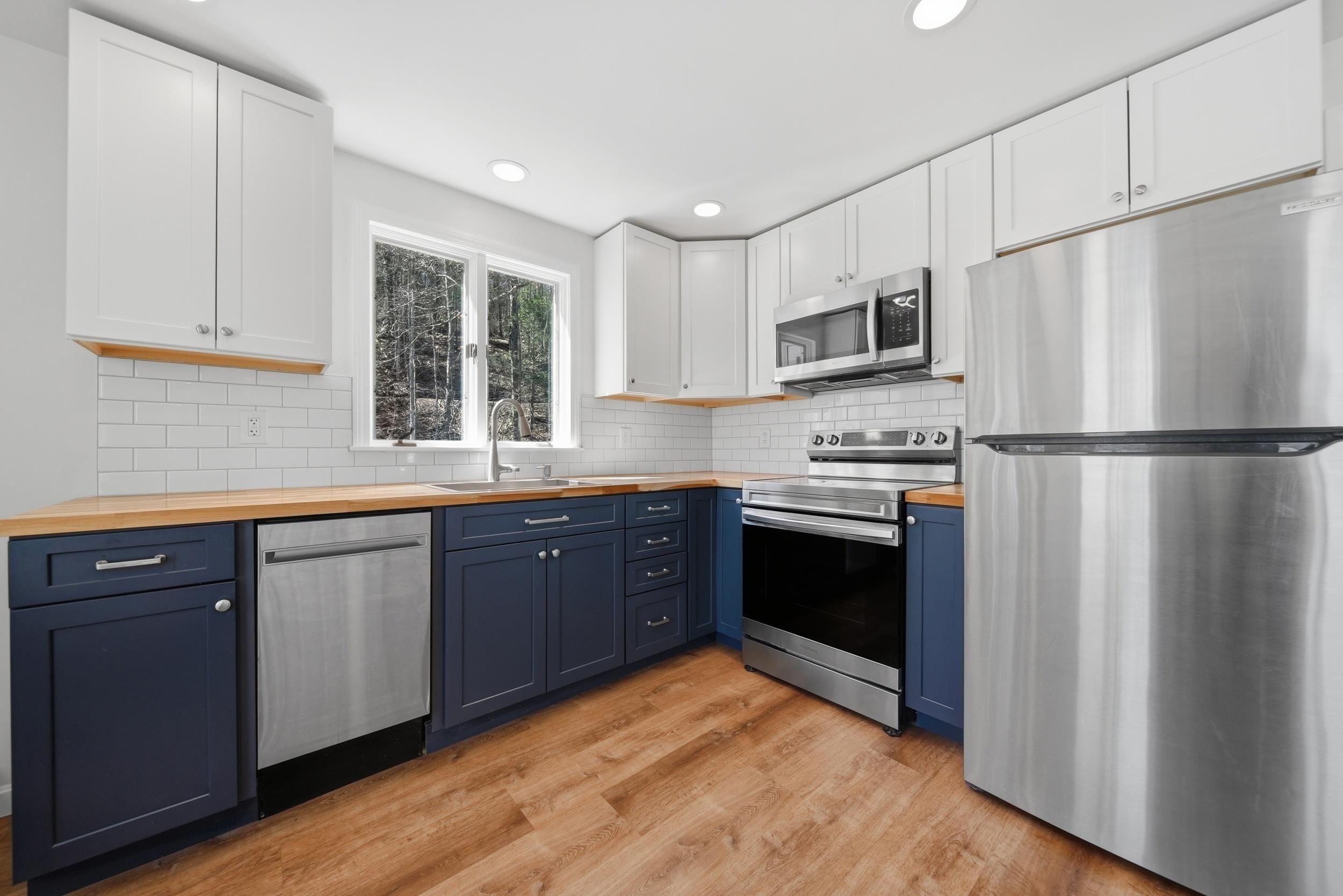 54 Forest Road Wilton, NH 03086 - Photo 7 of 42