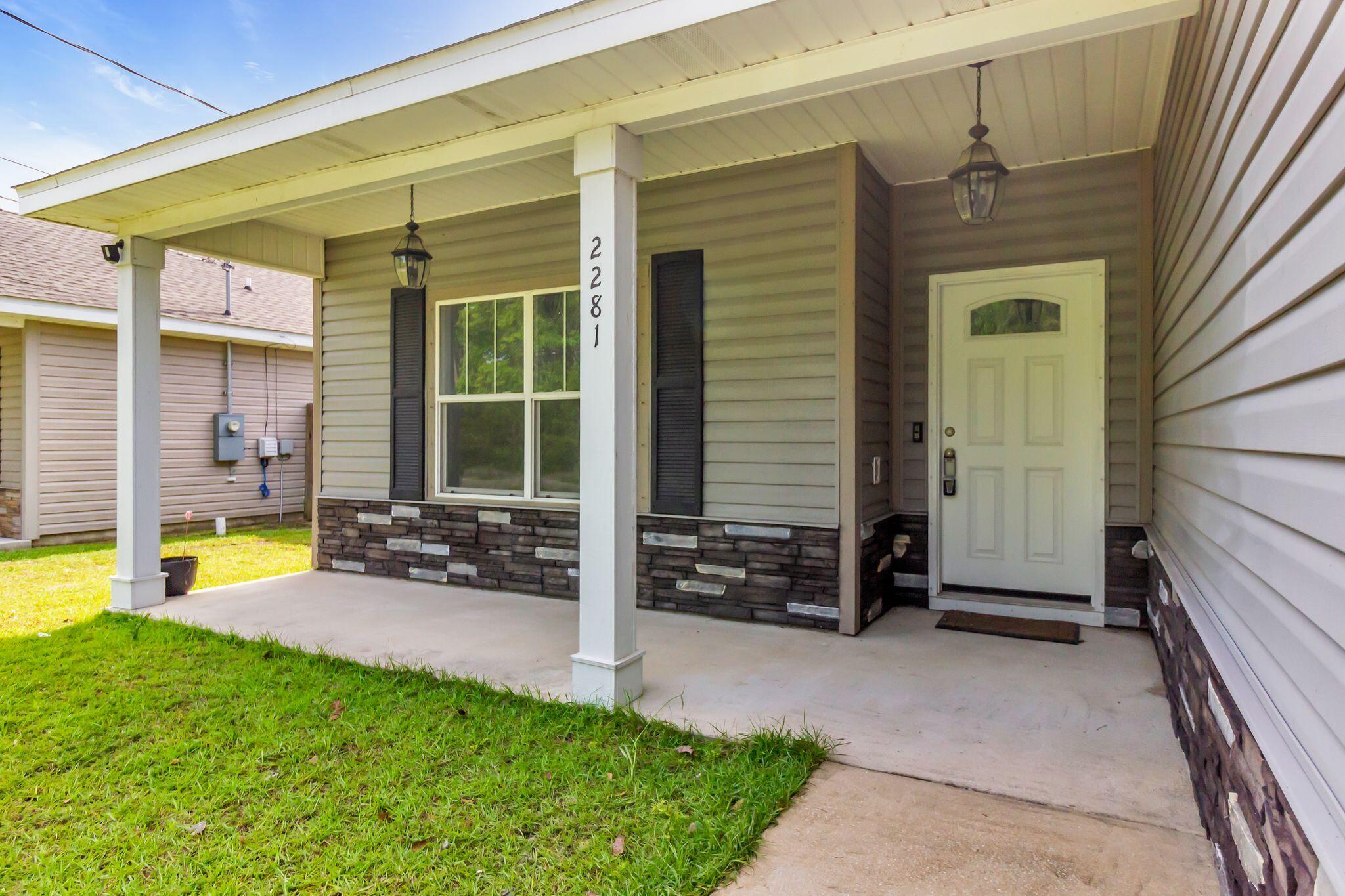 2281 Tom Street Navarre, FL 32566 - Photo 6 of 35 aj2405032-1004