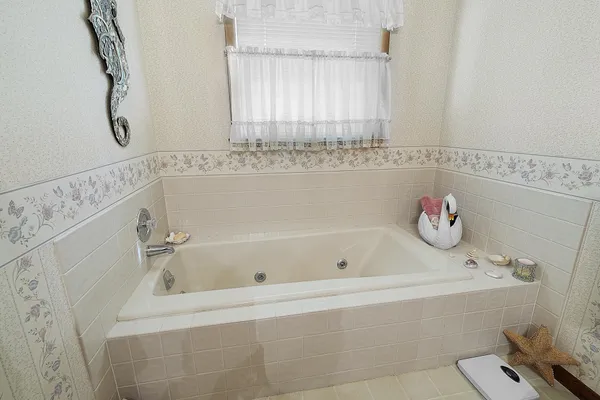 $650,000 | 1810 East Mill Street, Hastings, MI 49058