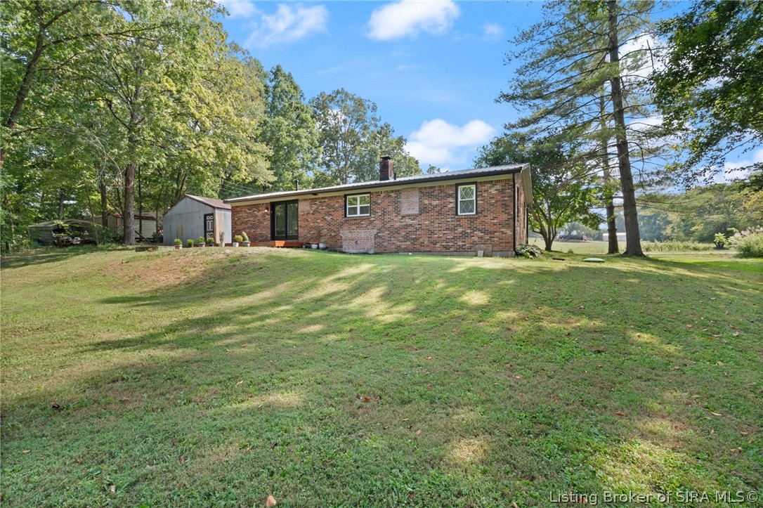 352 East Brown Road Pekin, IN 47165 - Photo 4 of 49 Gallery Image 4