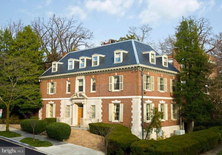 1901 24th Street Northwest Washington, DC 20008 - Photo 1 of 1 a front view of a house with a garden