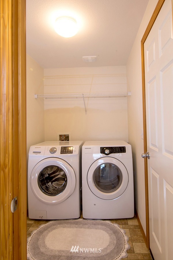 6129 Northeast 7th Court Renton, WA 98059 - Photo 11 of 25