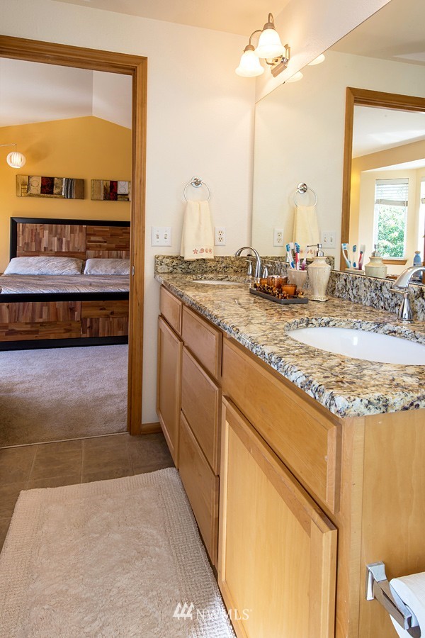 6129 Northeast 7th Court Renton, WA 98059 - Photo 15 of 25