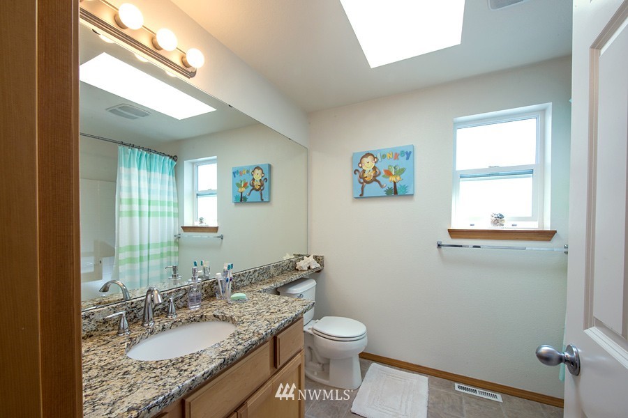 6129 Northeast 7th Court Renton, WA 98059 - Photo 17 of 25