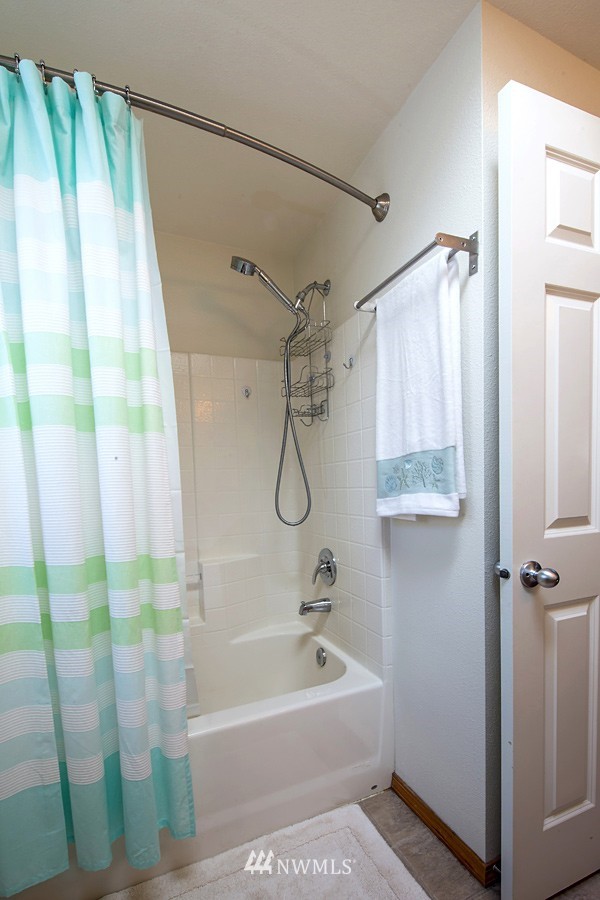 6129 Northeast 7th Court Renton, WA 98059 - Photo 18 of 25