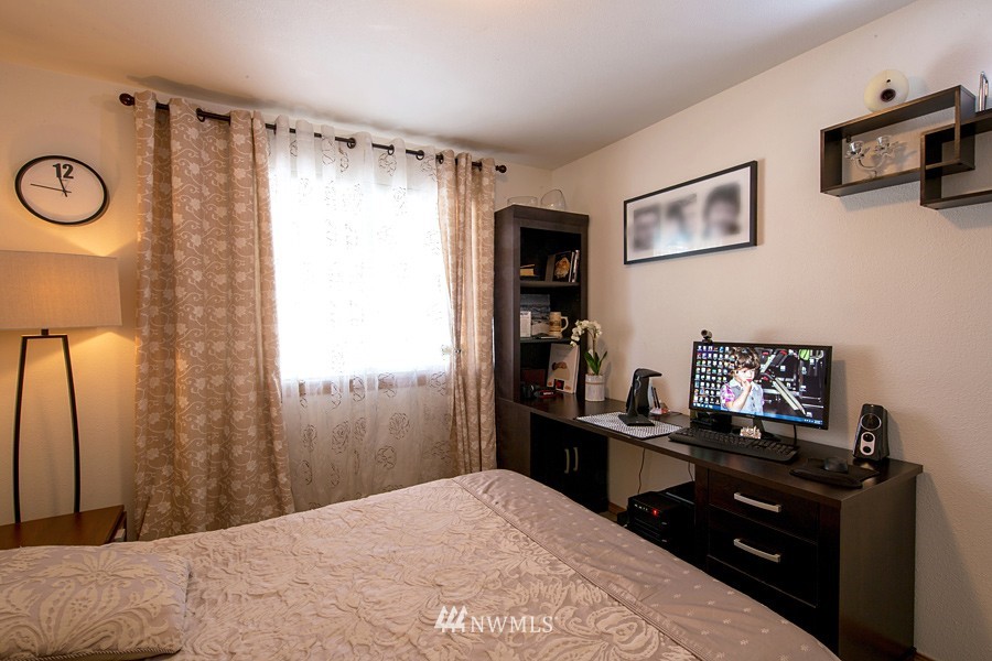 6129 Northeast 7th Court Renton, WA 98059 - Photo 19 of 25