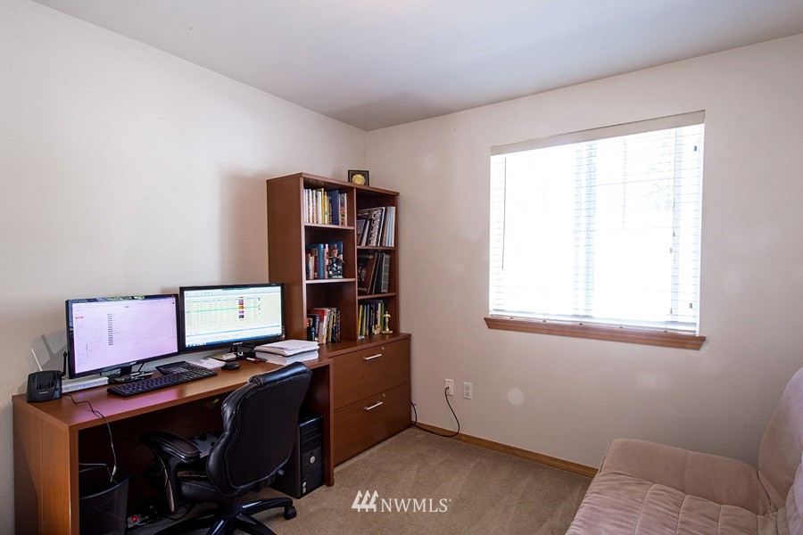 6129 Northeast 7th Court Renton, WA 98059 - Photo 20 of 25