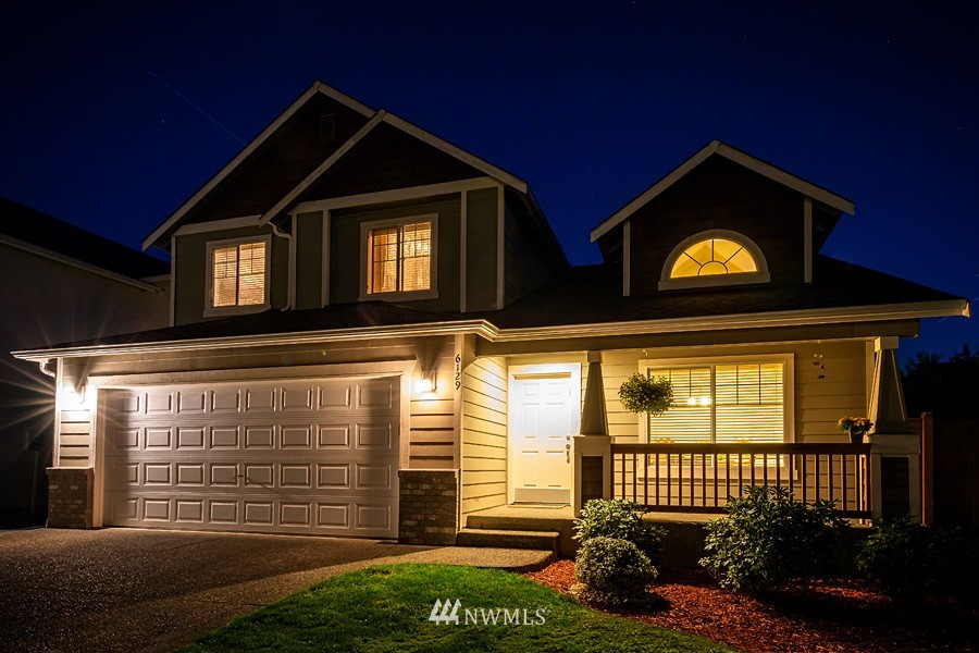 6129 Northeast 7th Court Renton, WA 98059 - Photo 3 of 25