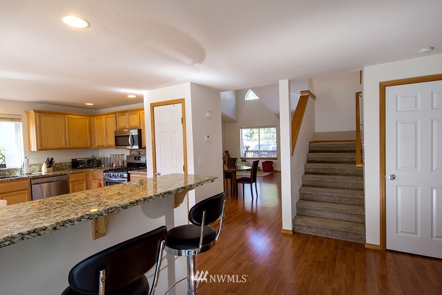 6129 Northeast 7th Court Renton, WA 98059 - Photo 7 of 25
