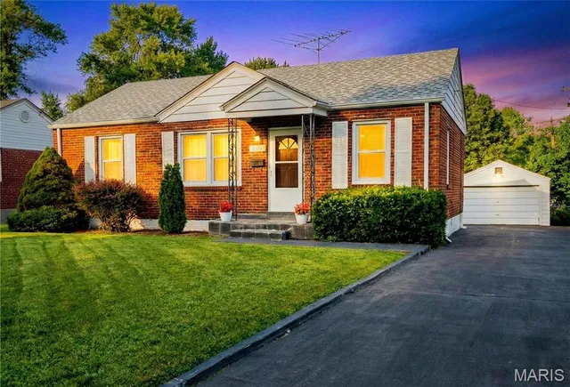 $124,500 | 1250 South New Florissant Road, Florissant, MO 63031