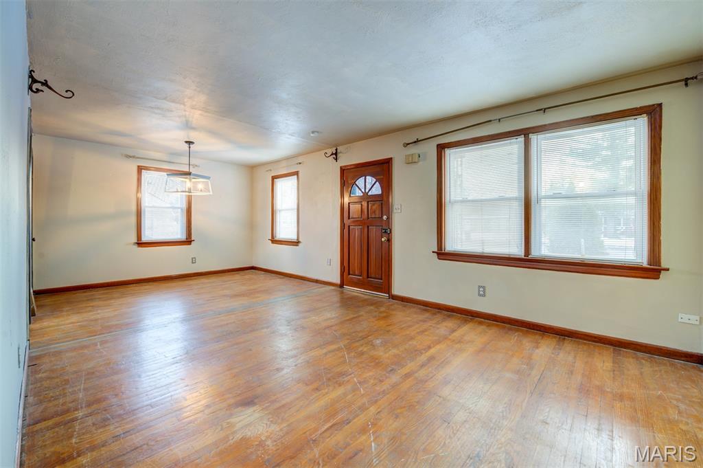 1250 South New Florissant Road Florissant, MO 63031 - Photo 4 of 29