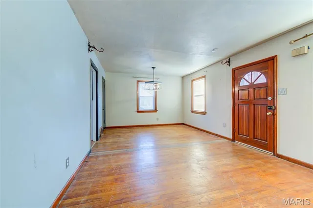 $124,500 | 1250 South New Florissant Road, Florissant, MO 63031