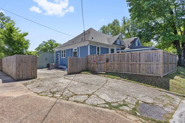 $299,900 | 2282 Central Avenue, Memphis, TN 38104