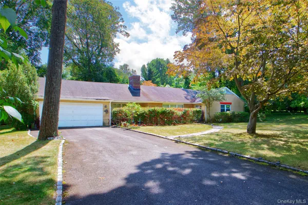 $1,799,000 | 82 The Serpentine, Roslyn, NY 11576