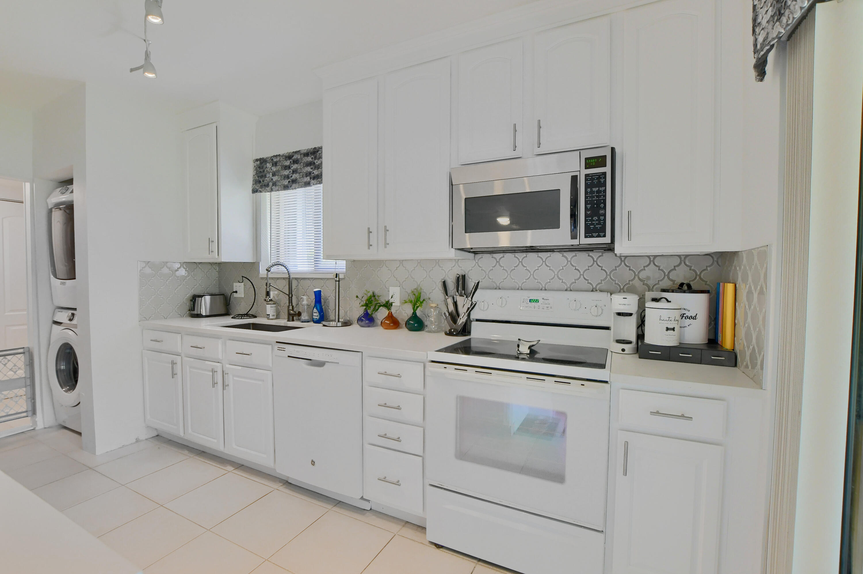 6314 Longboat Lane West, Unit 102 Boca Raton, FL 33433 - Photo 14 of 24 kitchen