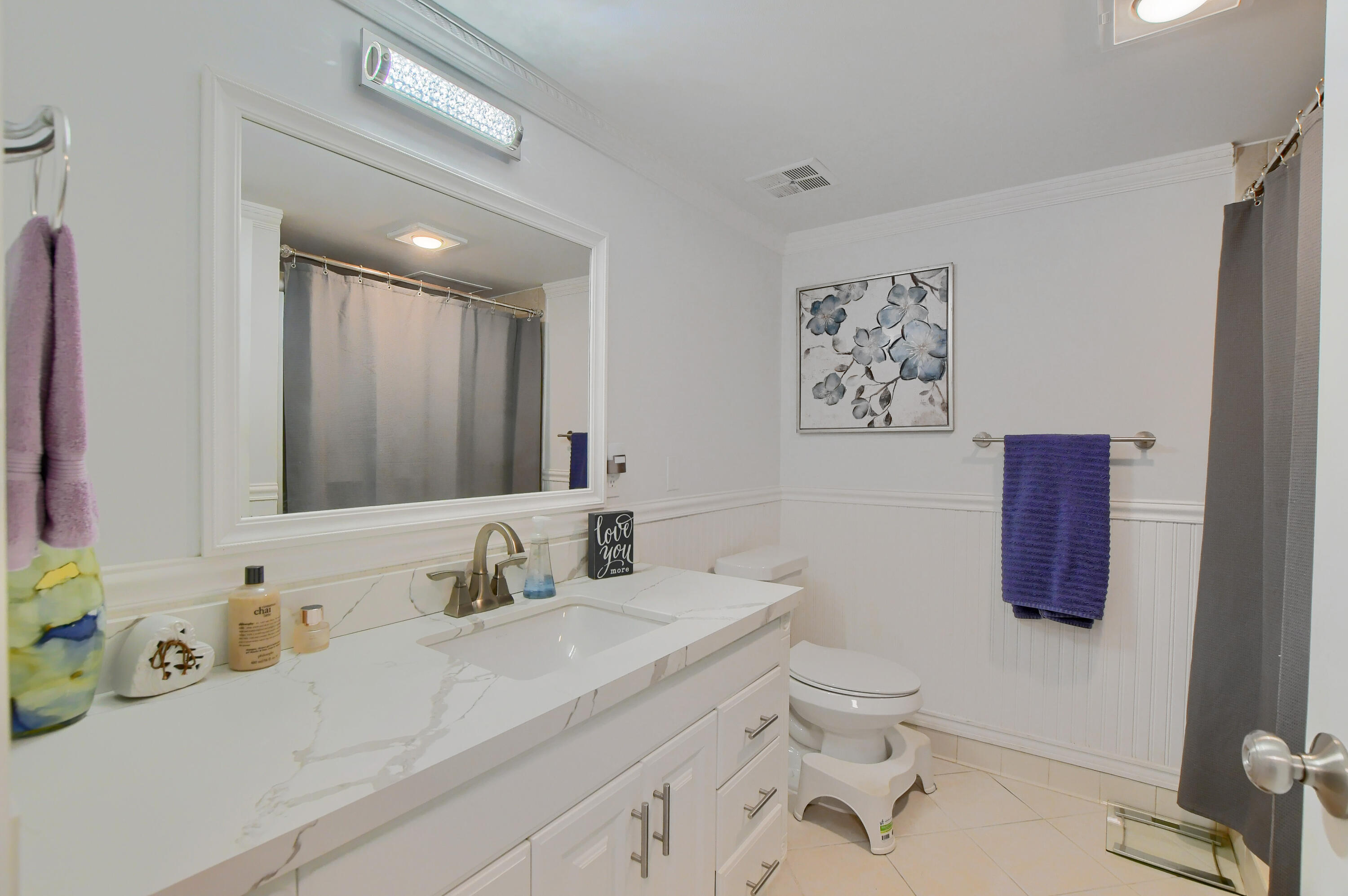 6314 Longboat Lane West, Unit 102 Boca Raton, FL 33433 - Photo 20 of 24 guest bath