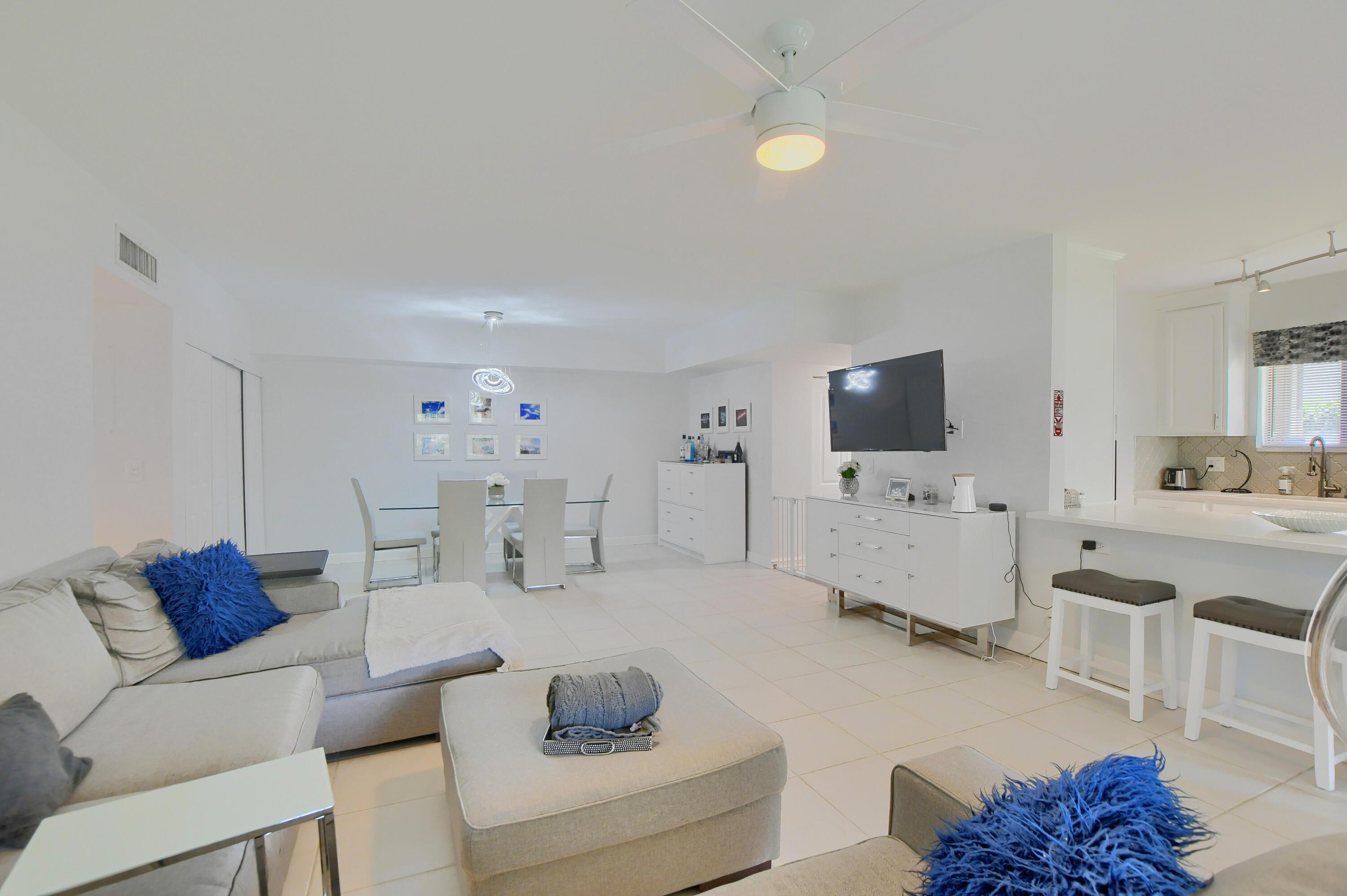 6314 Longboat Lane West, Unit 102 Boca Raton, FL 33433 - Photo 3 of 24 Open interior