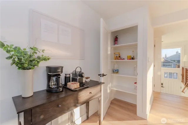 $1,139,000 | 242 Southwest 186th Street, Normandy Park, WA 98166