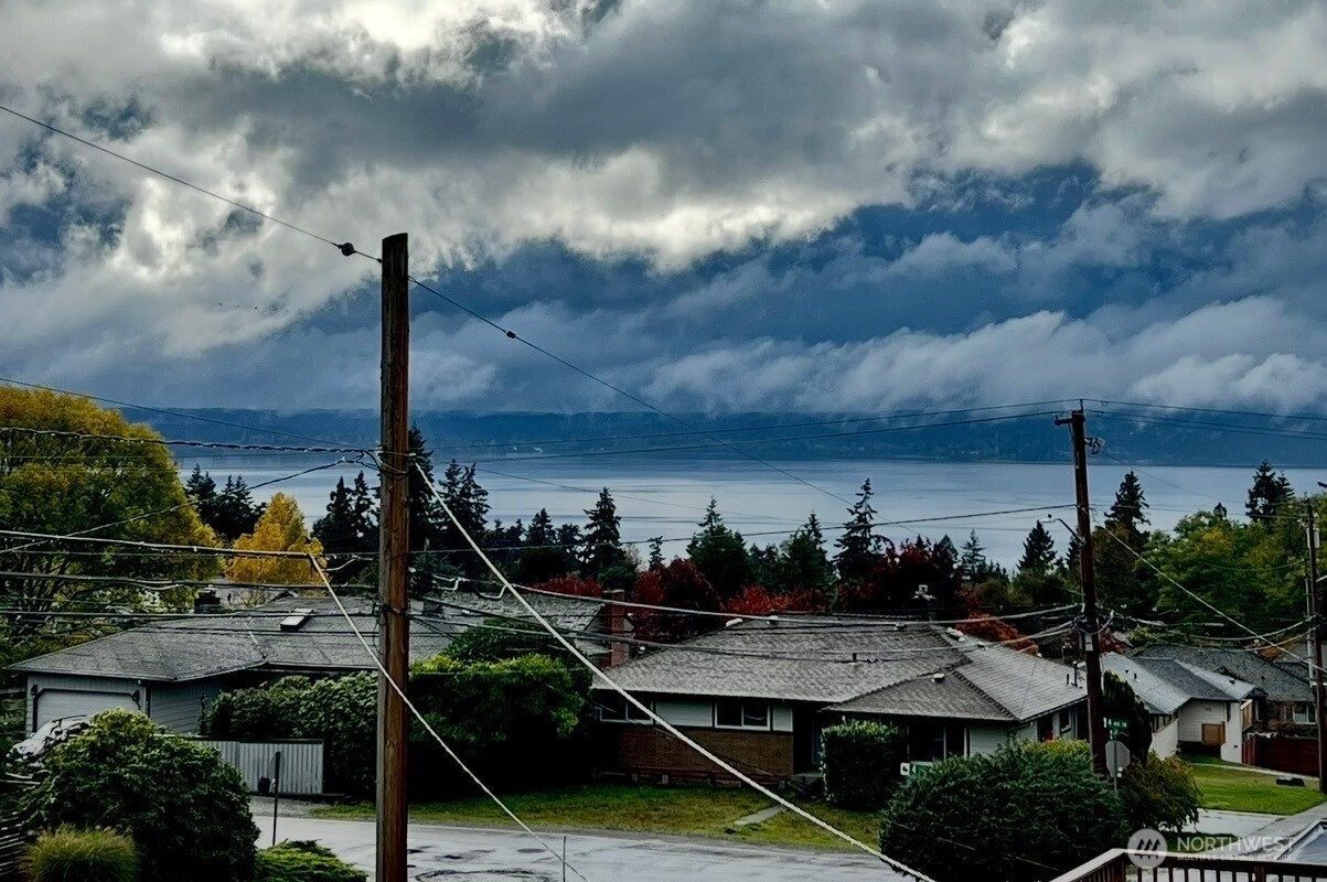 242 Southwest 186th Street Normandy Park, WA 98166 - Photo 37 of 39