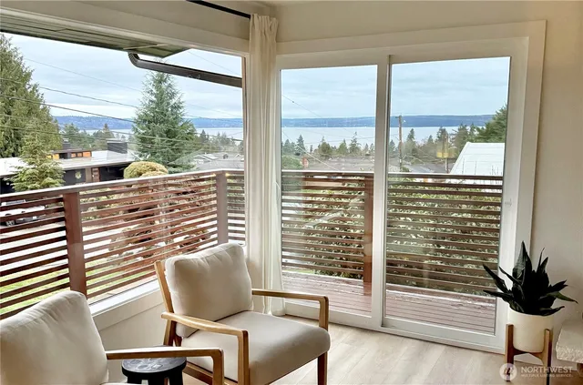 $1,139,000 | 242 Southwest 186th Street, Normandy Park, WA 98166