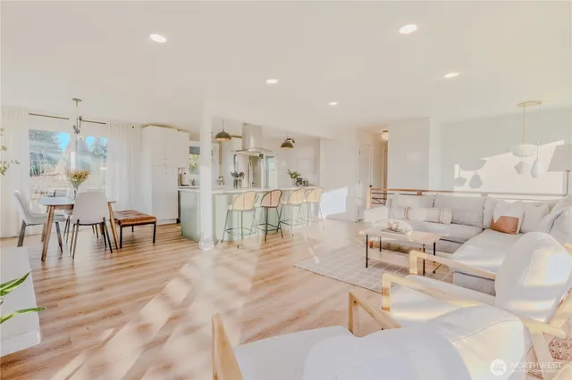 $1,139,000 | 242 Southwest 186th Street, Normandy Park, WA 98166