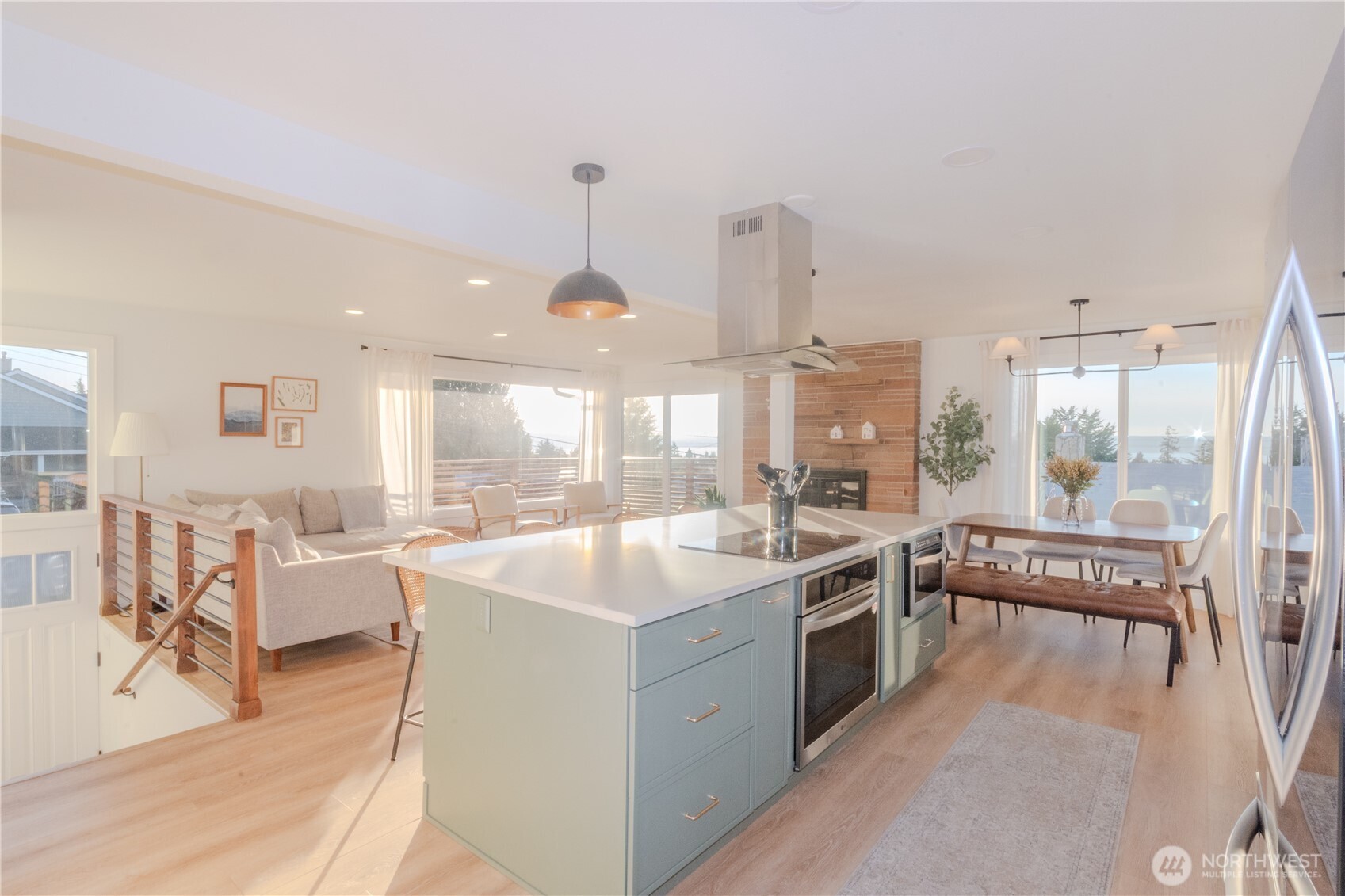 242 Southwest 186th Street Normandy Park, WA 98166 - Photo 10 of 39