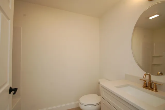 $560,000 | 4 C Dearborn Circle, Goffstown, NH 03045