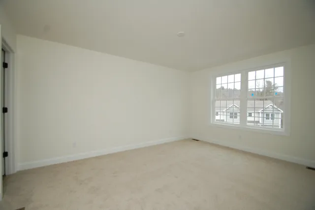 $560,000 | 4 C Dearborn Circle, Goffstown, NH 03045