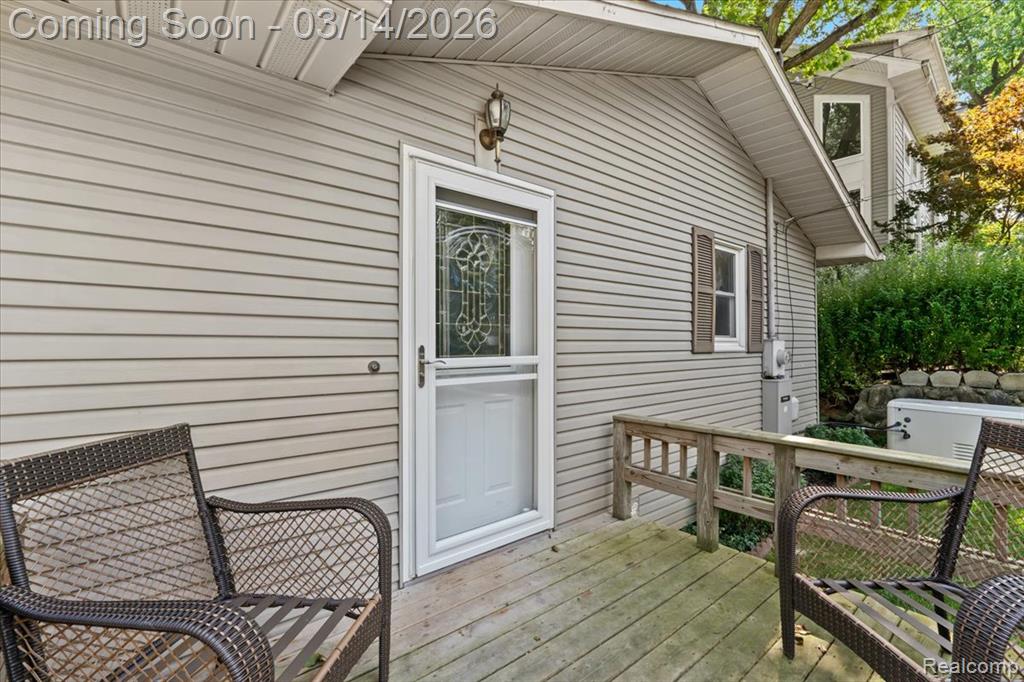 978 Ridge Court Chelsea, MI 48118 - Photo 4 of 38 Gallery Image 4