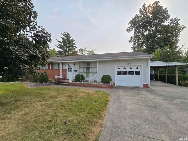 $125,000 | 10 Park Lane, Centralia, IL 62801