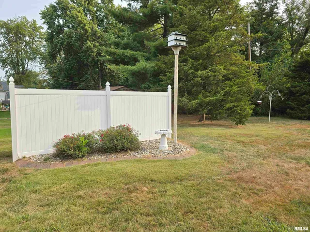 $125,000 | 10 Park Lane, Centralia, IL 62801