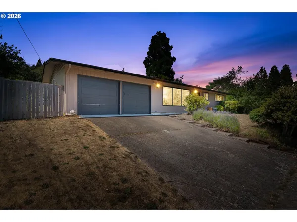 $449,000 | 4080 Oak Street, Eugene, OR 97405