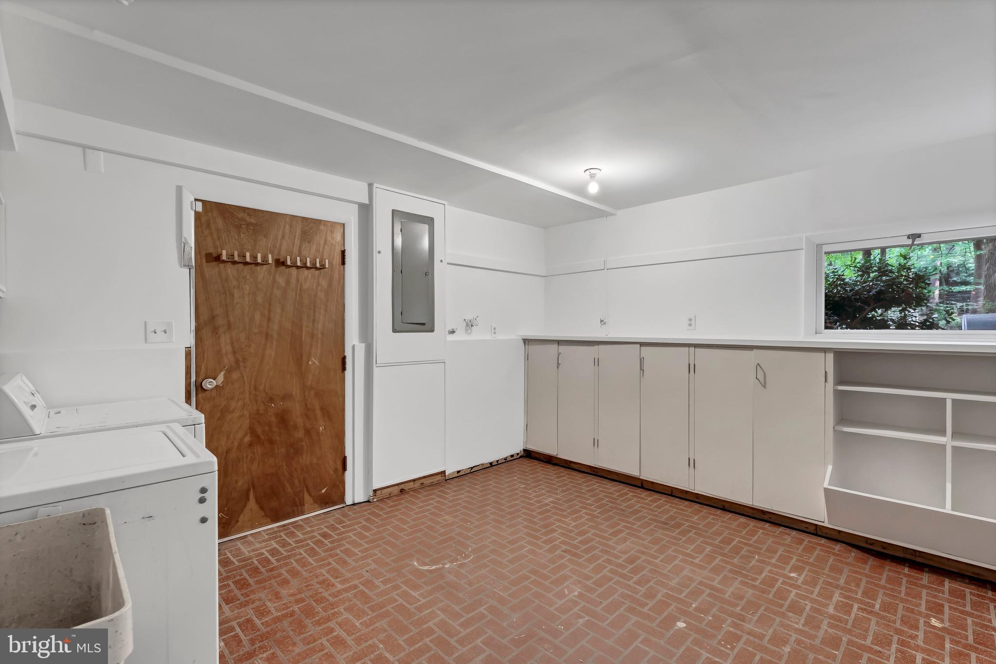 12211 Brookhaven Drive Silver Spring, MD 20902 - Photo 40 of 54 Mudroom / Laundry