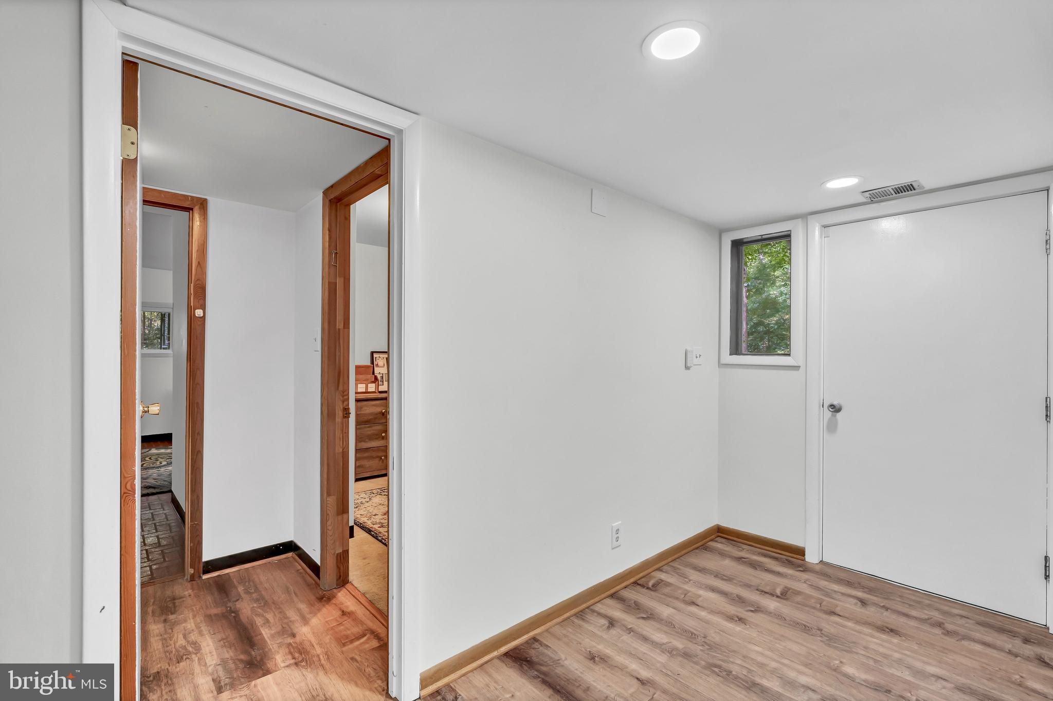 12211 Brookhaven Drive Silver Spring, MD 20902 - Photo 43 of 54 Entry Foyer