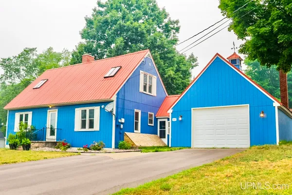 $299,900 | 901 Fir Street, Hancock, MI 49930